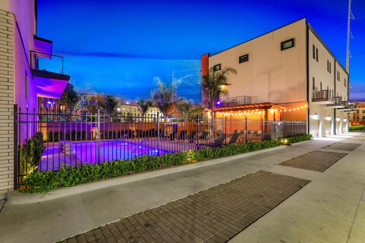 Private Townhouse In A Secure Location Villa New Orleans Bagian luar foto