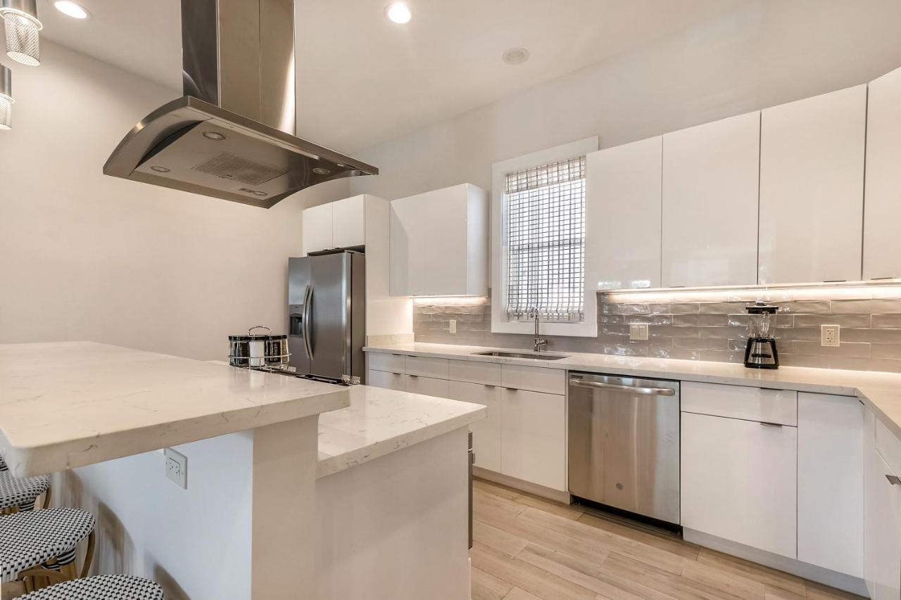 Private Townhouse In A Secure Location Villa New Orleans Bagian luar foto