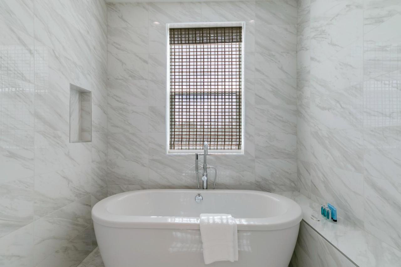 Private Townhouse In A Secure Location Villa New Orleans Bagian luar foto
